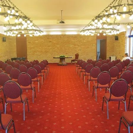 - Kurdějov